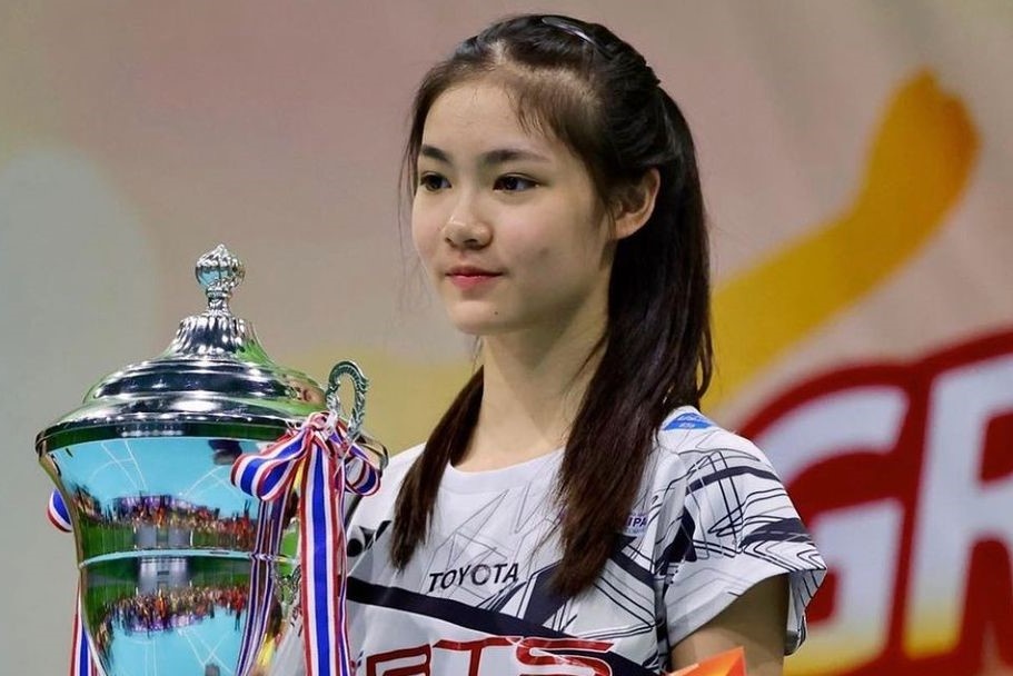 Nhan sac tay vot 14 tuoi lap ky luc cau long Thai Lan hinh anh