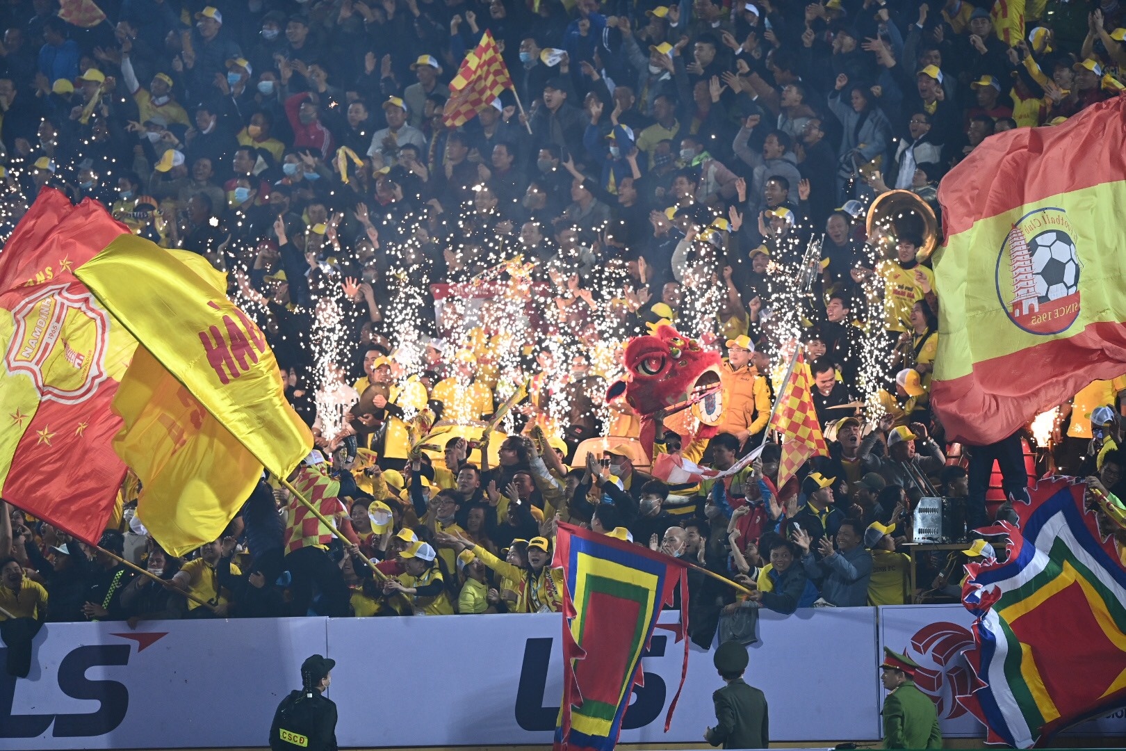 chao lua Thien Truong anh 1