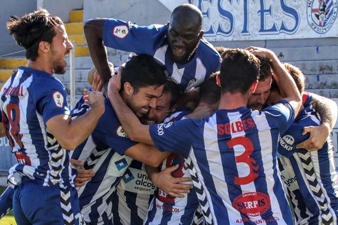 Doi bong hang ba nhan thuong lon sau chien tich thang Real hinh anh