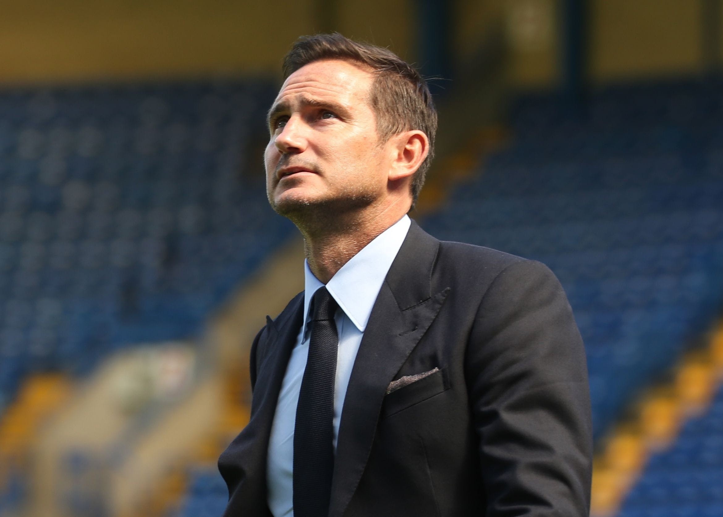 Chelsea co dung khi sa thai Lampard? hinh anh