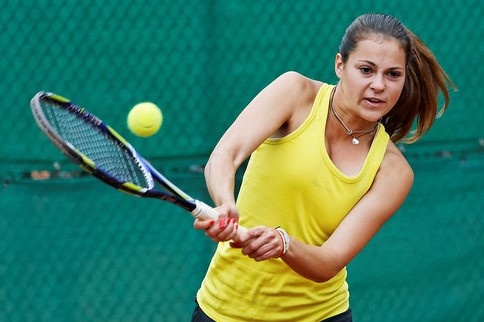 Hai tay vot Nga bi cam thi dau tron doi hinh anh