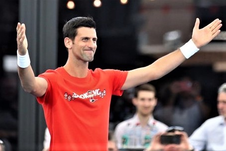 Djokovic gay bat ngo cho 4.000 khan gia hinh anh