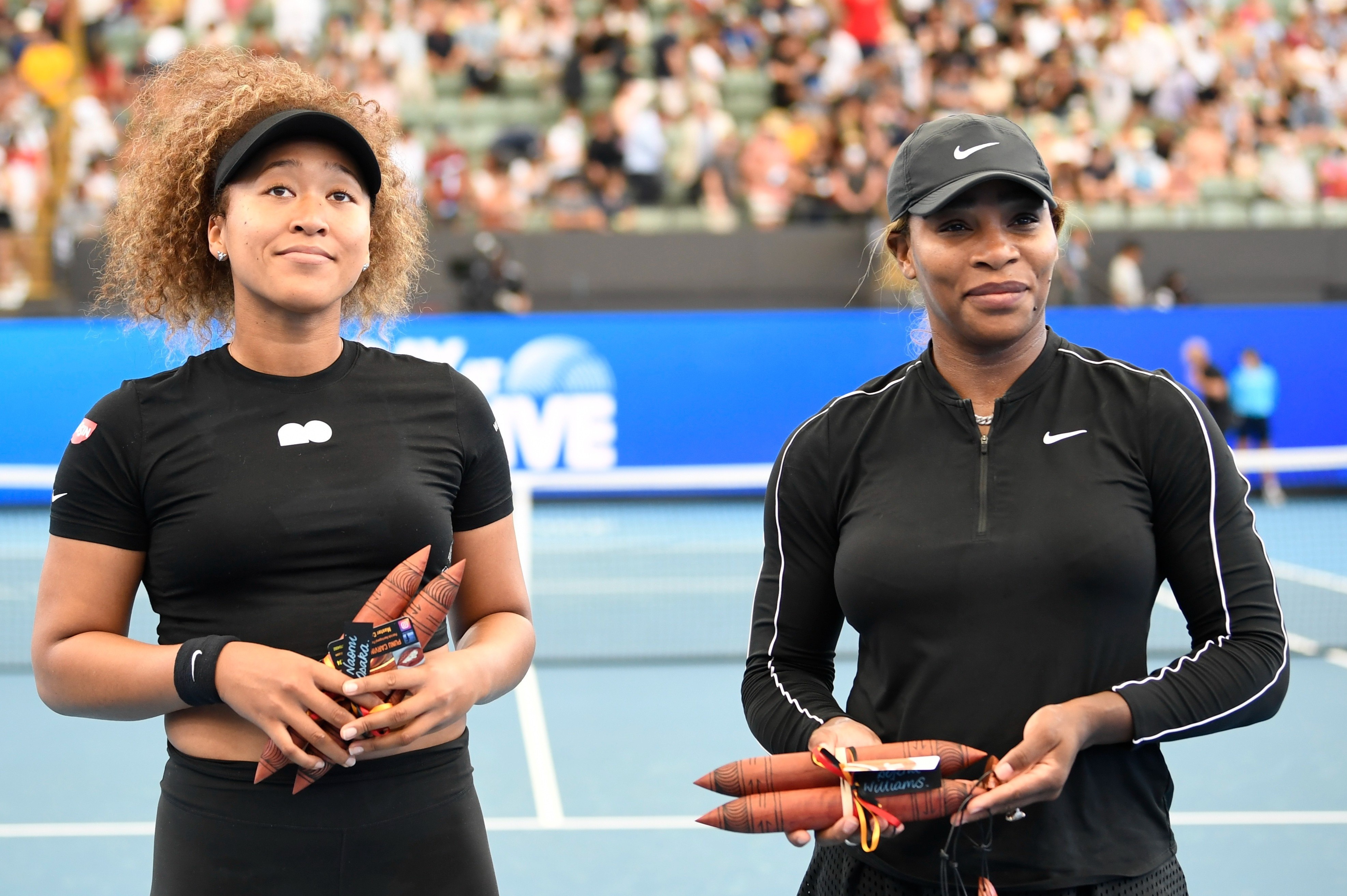 Serena ha Osaka trong tran ra quan mua giai 2021 hinh anh