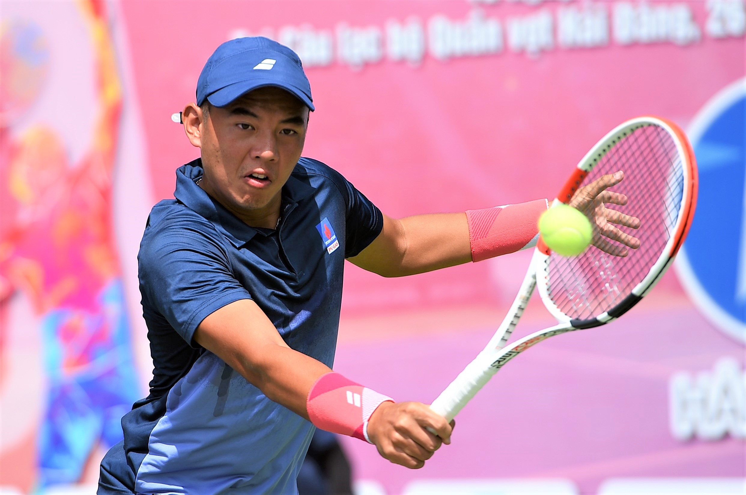 Hoang Nam tai dau Linh Giang o chung ket VTF Masters 500 hinh anh