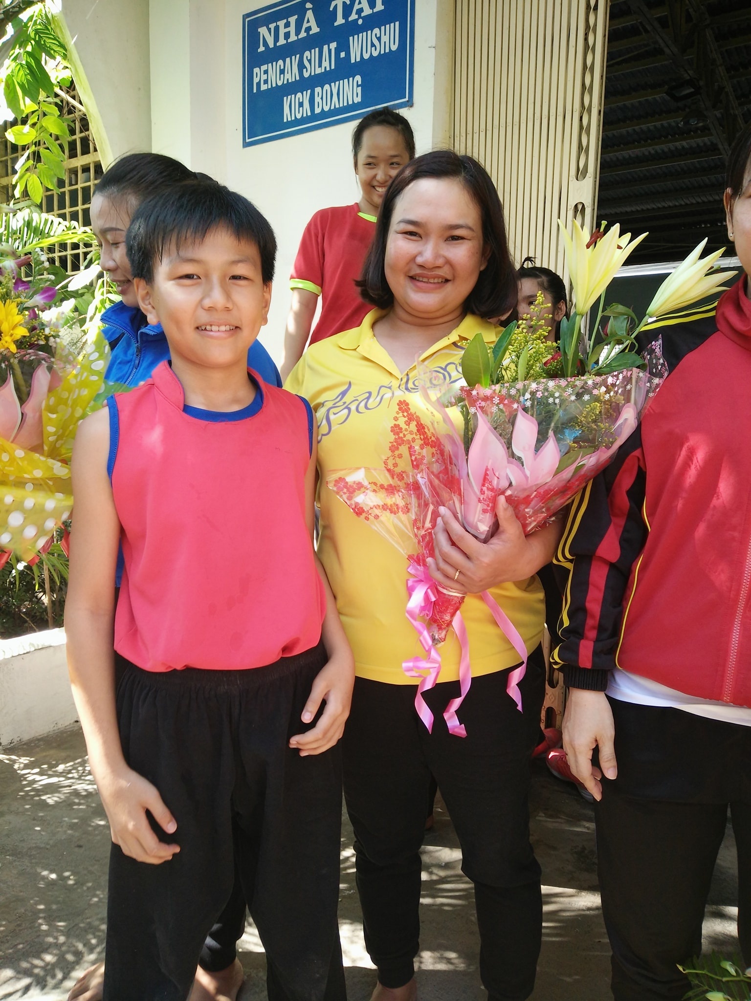 Thu Hong Silat qua doi anh 3