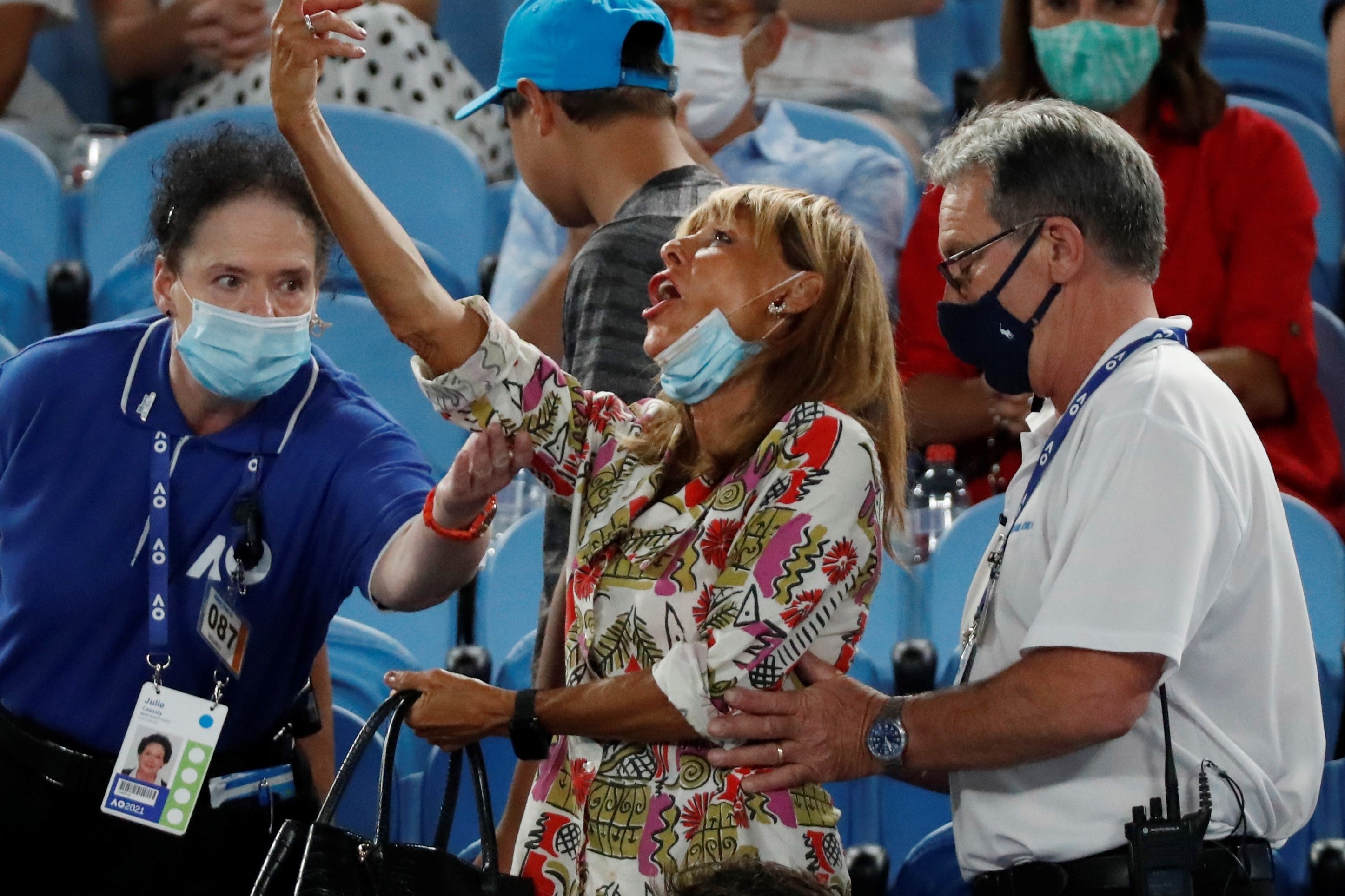 Cam khan gia toi san tai Australian Open hinh anh