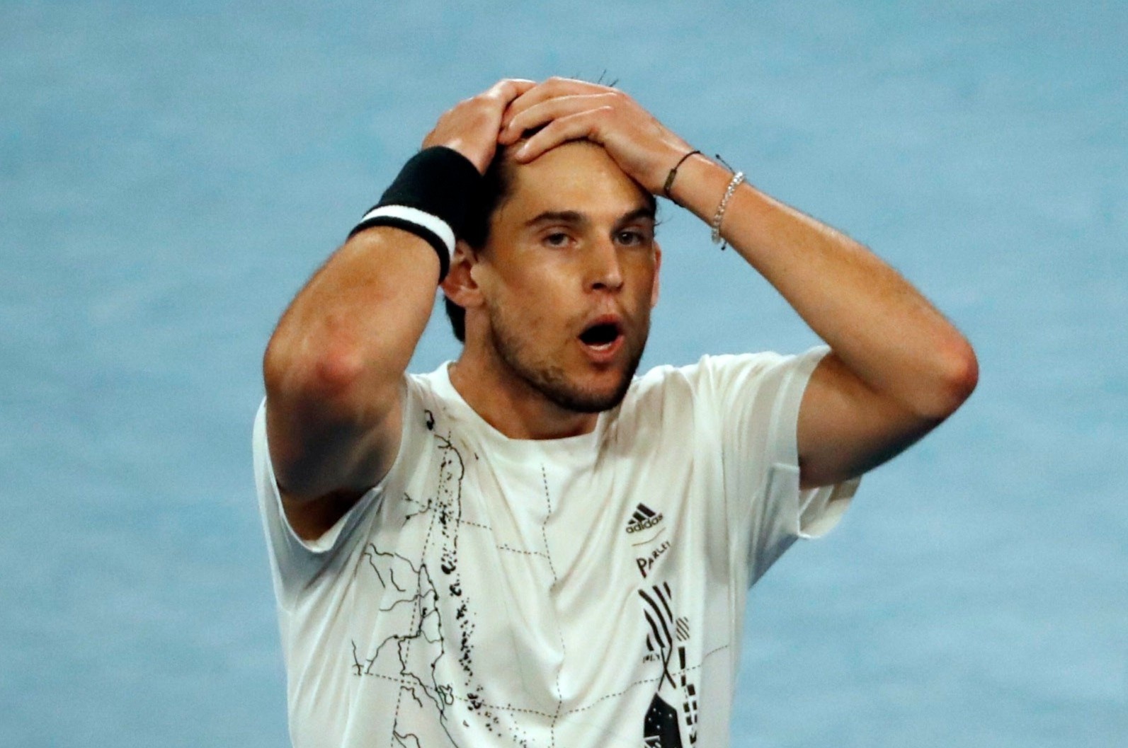 Thiem nguoc dong truoc Kyrgios sau 5 set hinh anh