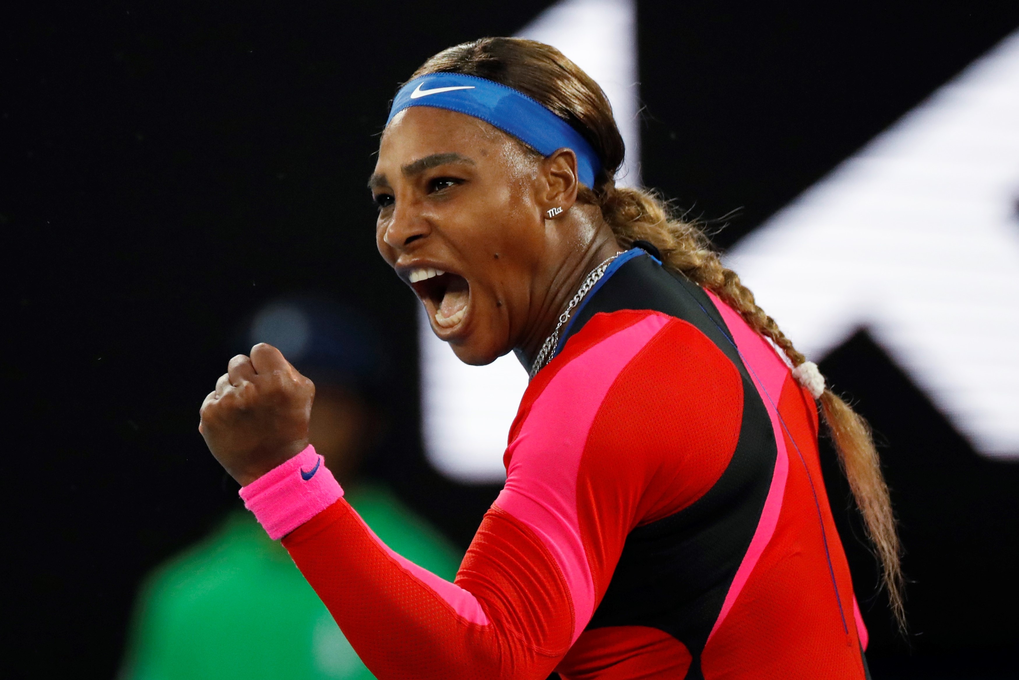Serena dau Osaka tai ban ket Australian Open hinh anh