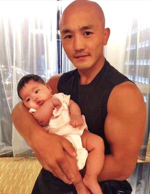 Nhat Long len chuc bo anh 1