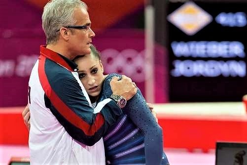 Cuu HLV My tu sat sau khi bi buoc toi tan cong tinh duc hinh anh