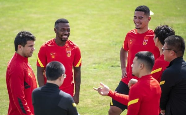 Trung Quoc trieu tap 6 cau thu nhap tich anh 8