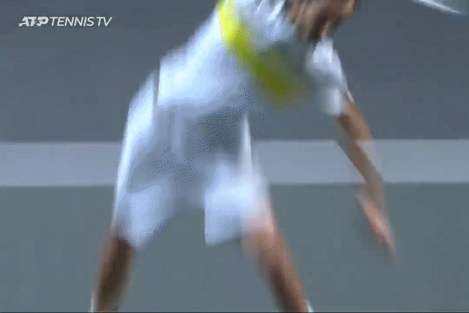 Medvedev dap vot sau khi mac lien 2 loi kep hinh anh