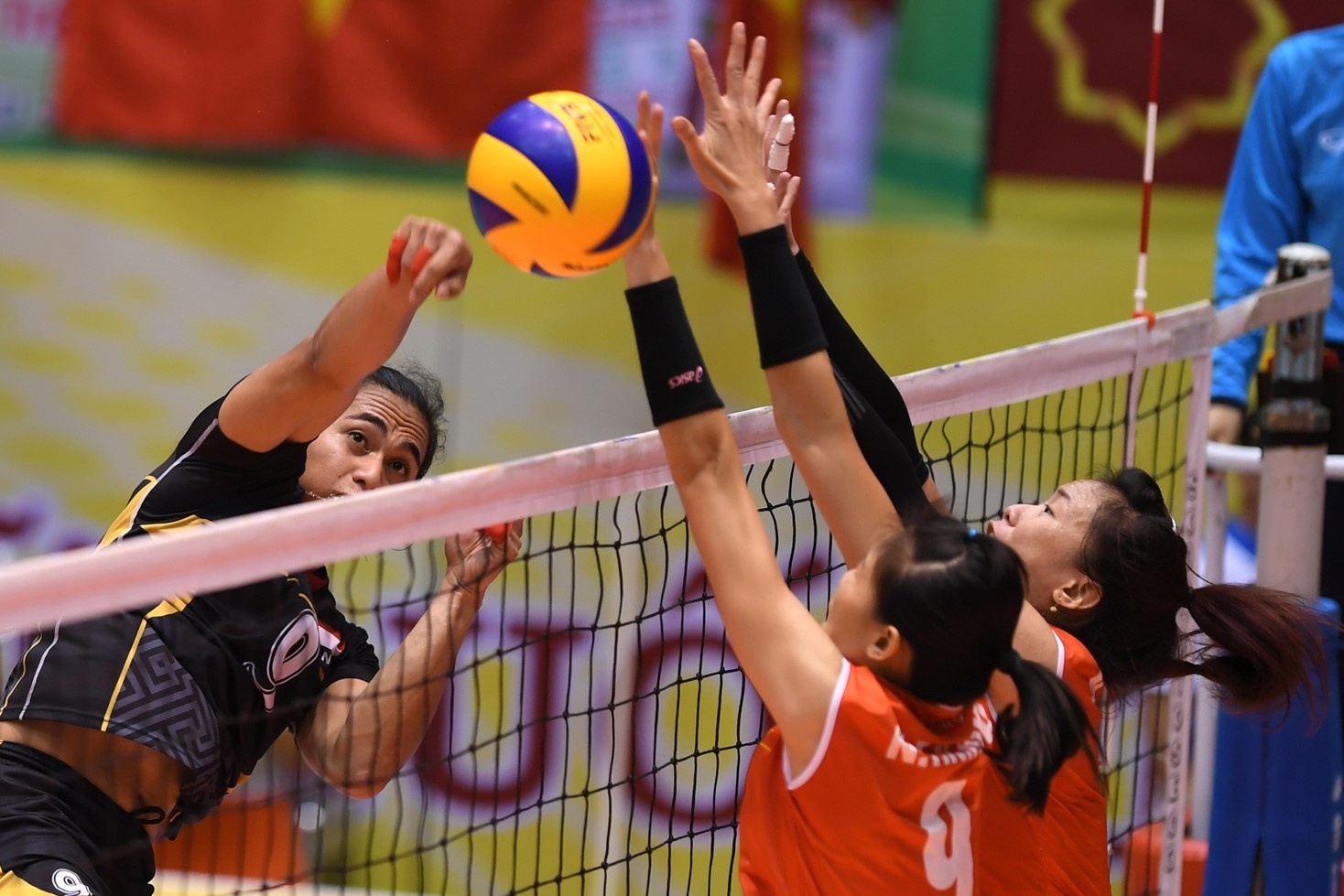 Hai lan Manganang giup tuyen Indonesia ha Viet Nam hinh anh