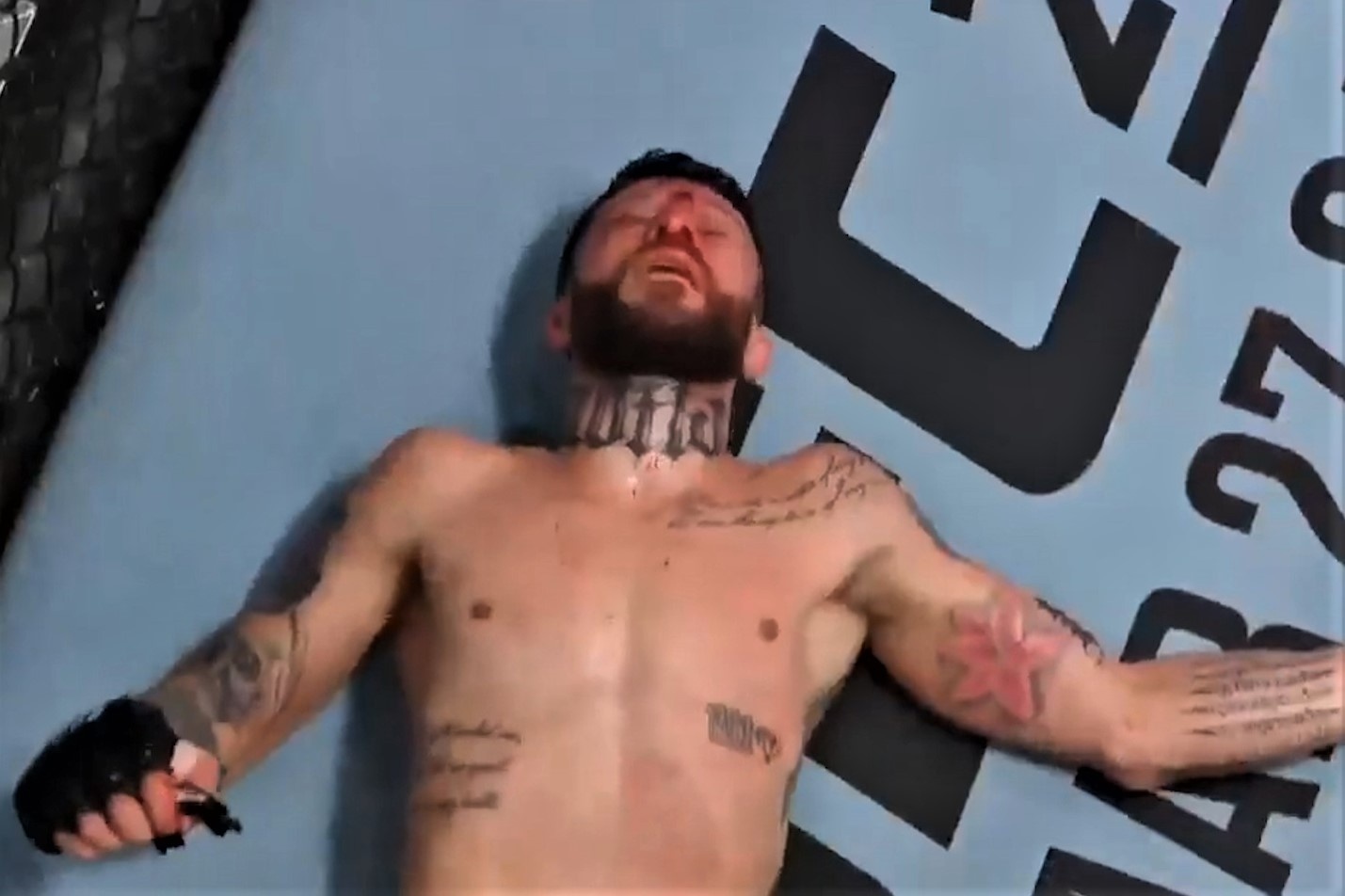 Vo si thua knock-out trong tran ra mat UFC hinh anh