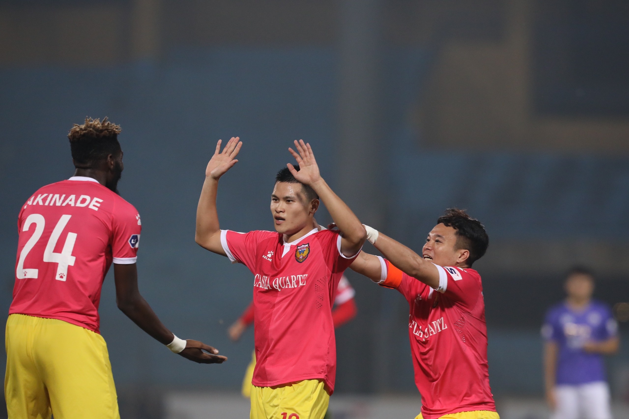 CLB Ha Noi vs Ha Tinh anh 1