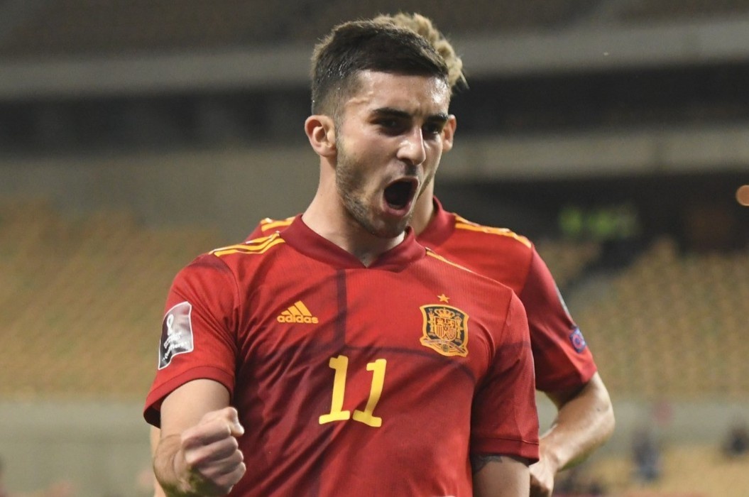 Tay Ban Nha, Italy giu vung ngoi dau vong loai World Cup hinh anh