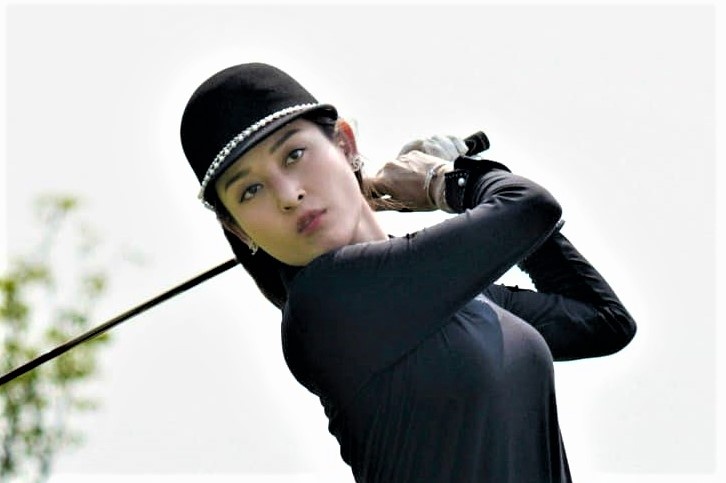 A hau Huyen My tro tai choi golf hinh anh