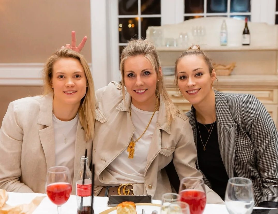 Hoa khoi bong chuyen khoc anh 7