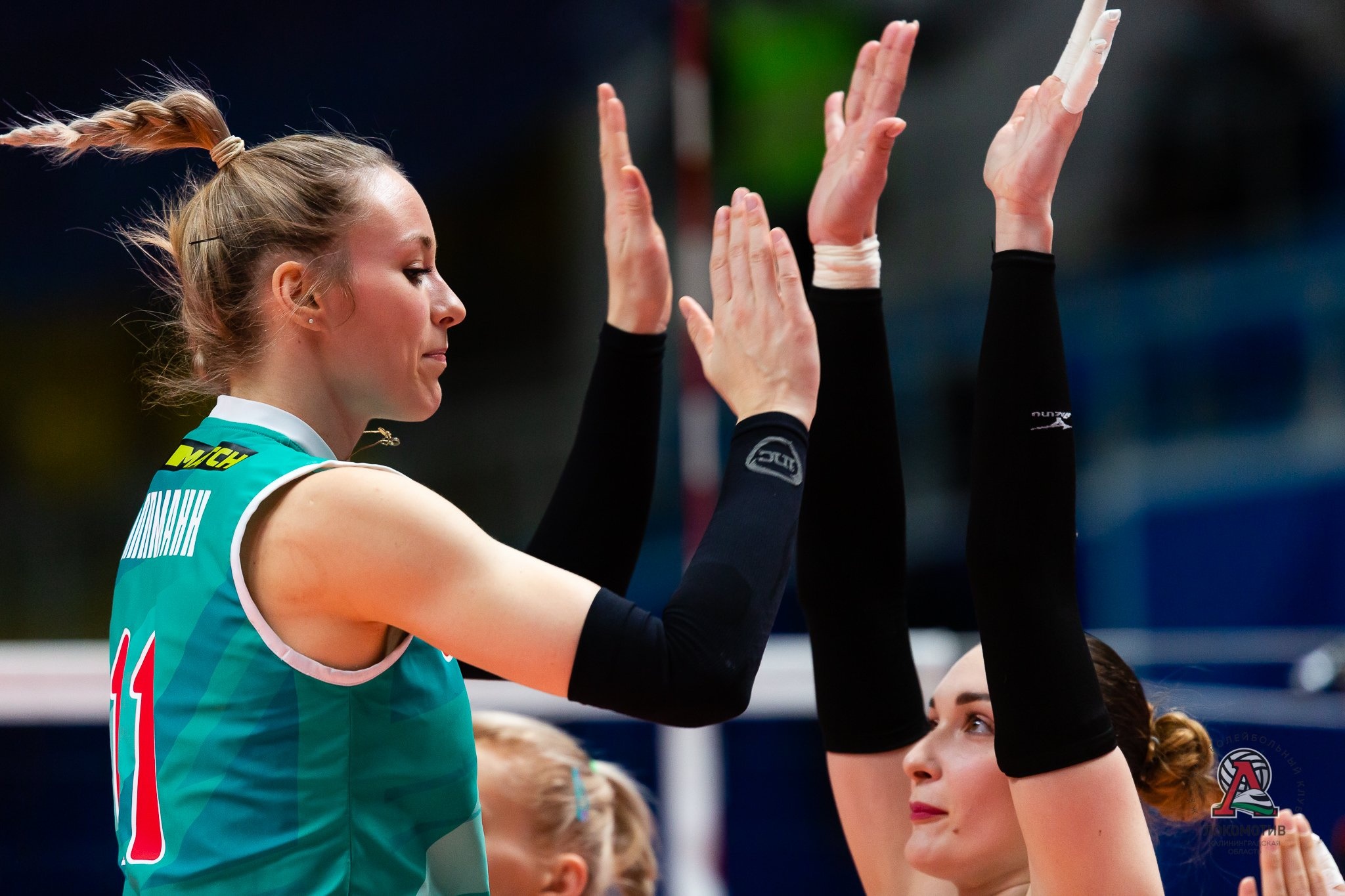 Hoa khoi bong chuyen khoc anh 3