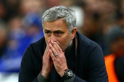 Mourinho lam gian doan cuoc hop bao de tri an Hoang than Philip hinh anh