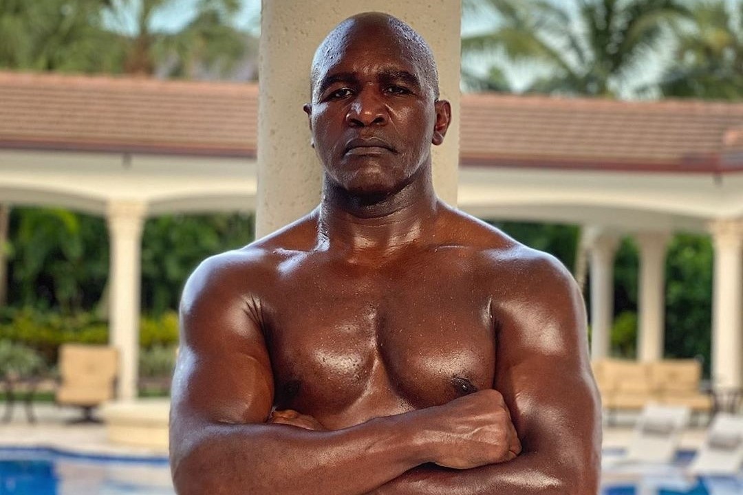 Tay dam 58 tuoi tro lai san dau hinh anh