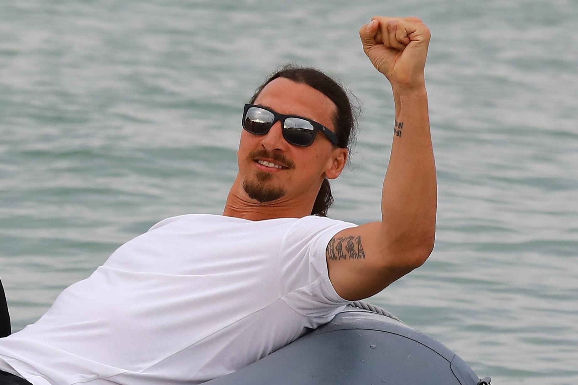 Ibrahimovic sap tau du thuyen tri gia hon 20 trieu euro hinh anh