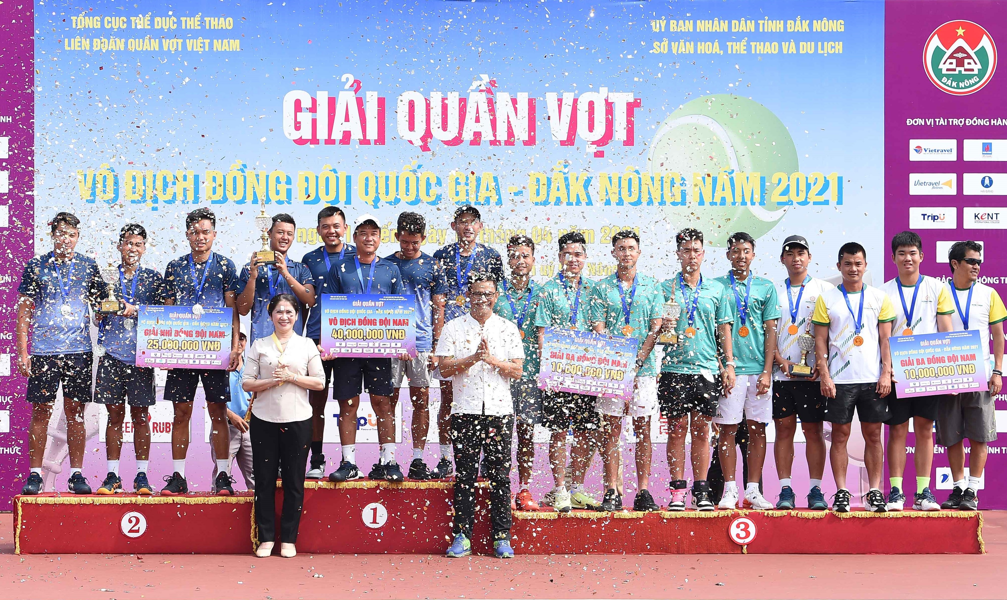 giai quan vot dong doi vo dich quoc gia anh 1