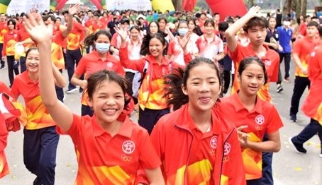 Gan 2.600 nguoi tham gia Ngay chay Olympic vi suc khoe toan dan hinh anh