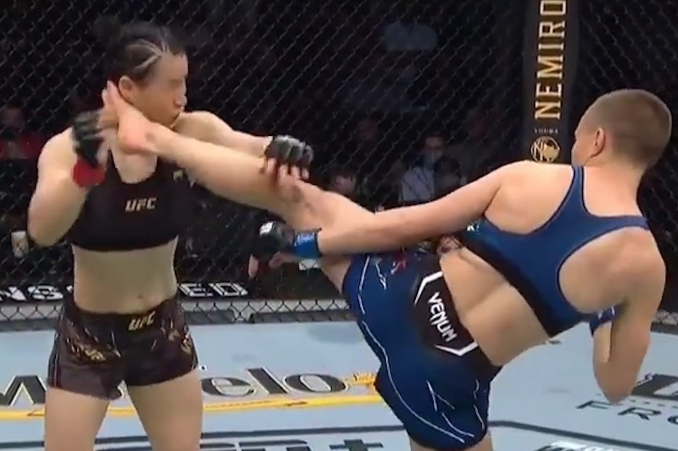 Nha vo dich the gioi thua knock-out hinh anh