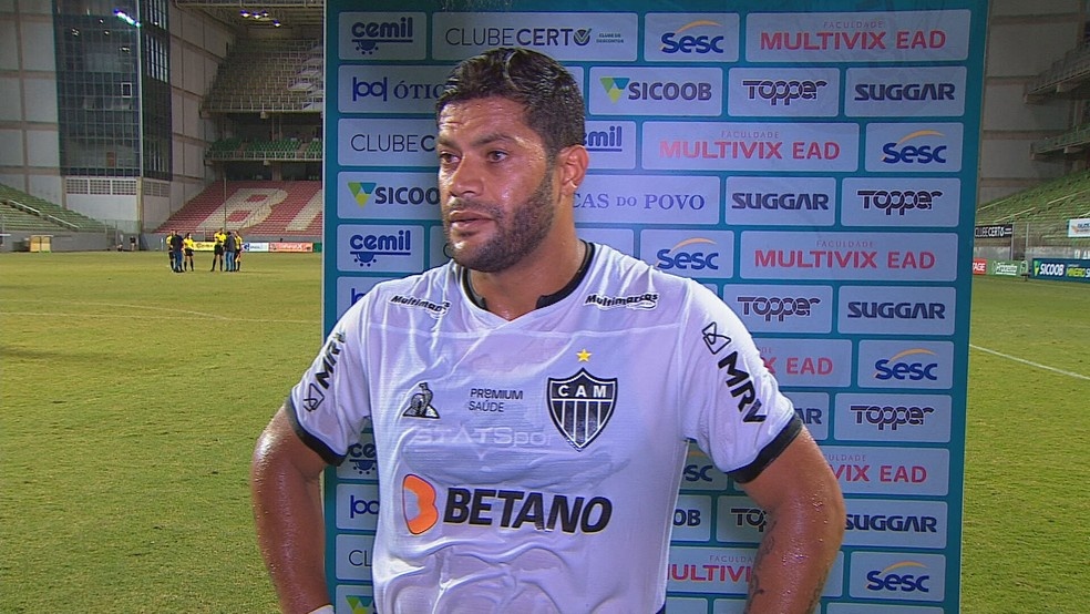 Hulk mau thuan voi HLV anh 1