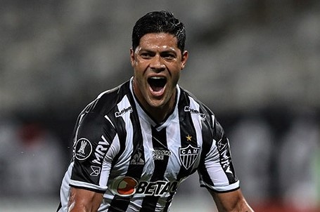 Hulk lap cu dup ban thang tai Copa Libertadores hinh anh