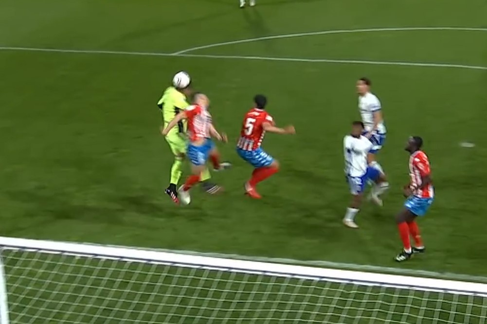 Thu mon danh dau ghi ban o phut 90+7 hinh anh