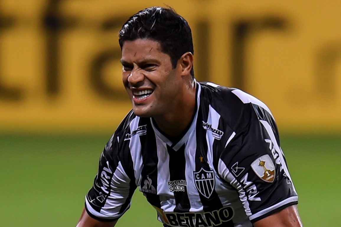 Hulk lien tuc toa sang sau mau thuan voi HLV hinh anh