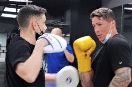 Torres tap vo cung cuu vo dich the gioi hinh anh