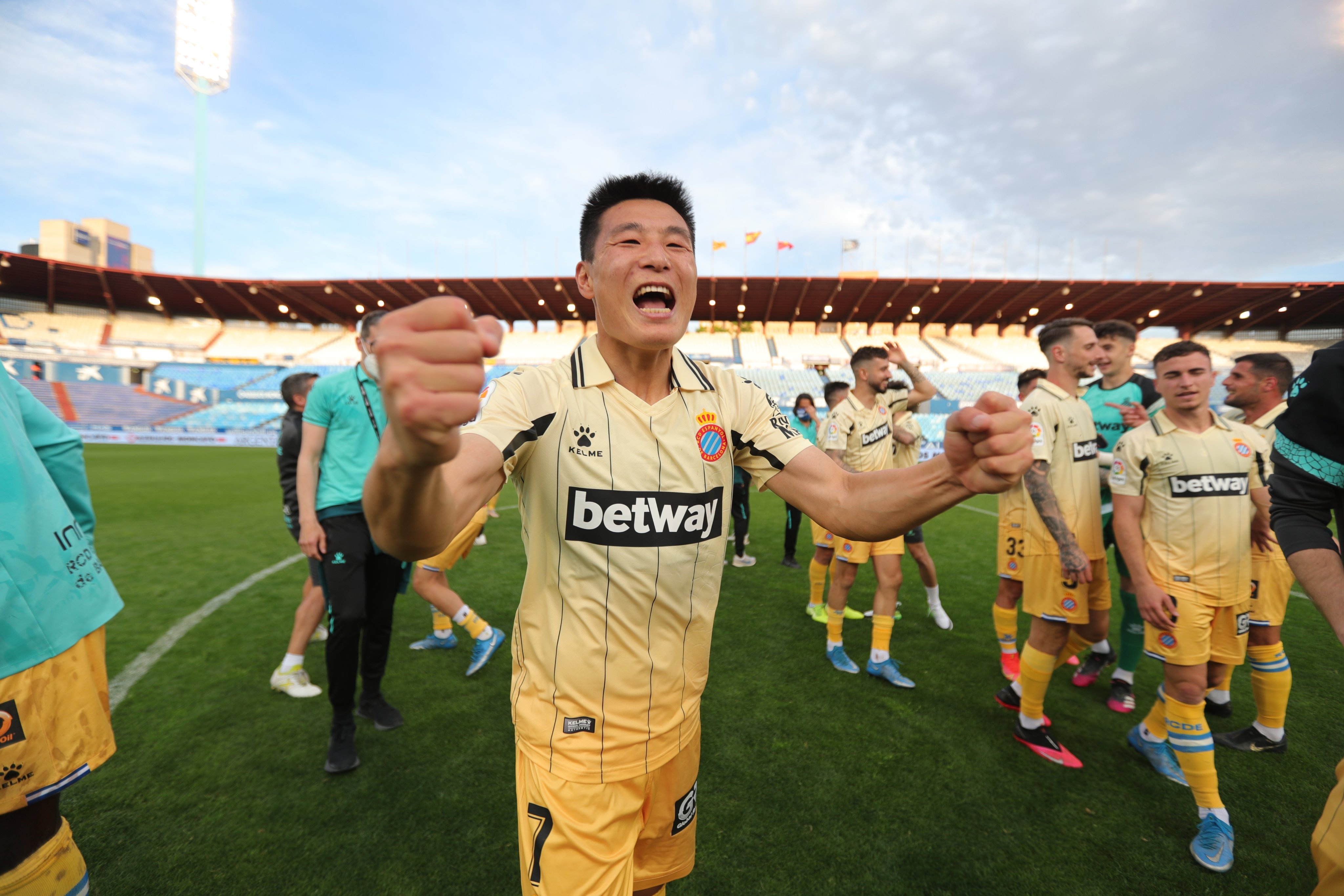 Espanyol thang hang La Liga anh 1