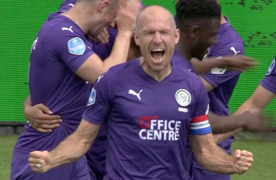 Robben ghi dau an ngay lan dau da chinh sau 238 ngay hinh anh