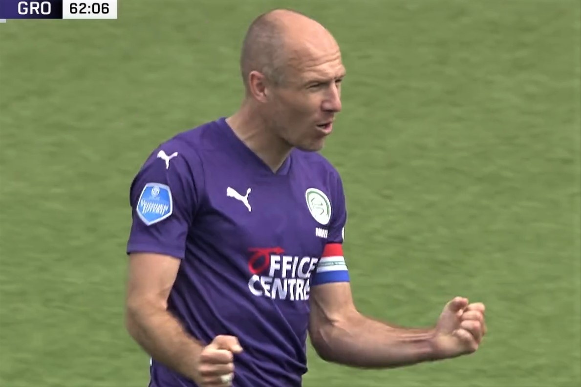 Robben lap cu dup kien tao trong 10 phut hinh anh