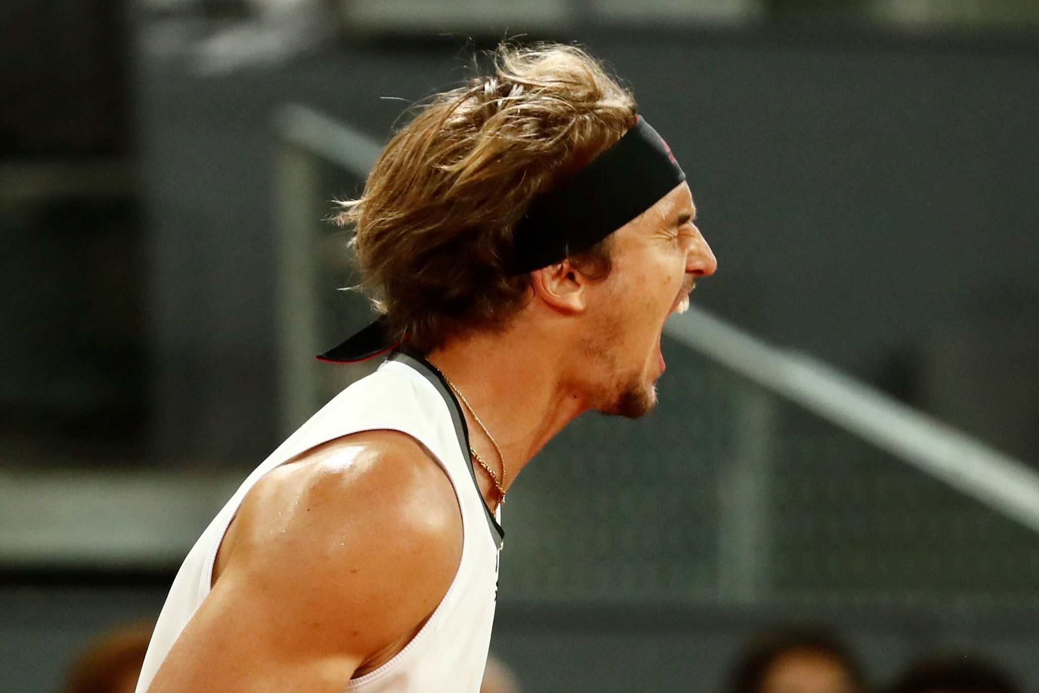 Zverev nguoc dong vo dich Madrid Open hinh anh