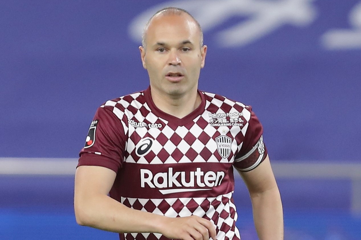 Iniesta thi dau cho doi bong Nhat Ban den nam 39 tuoi hinh anh