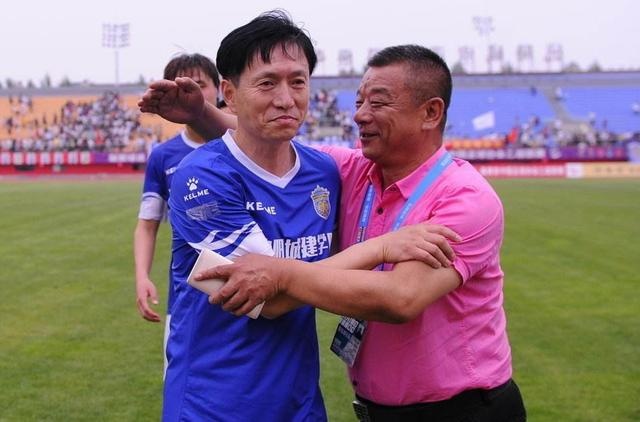 ong chu doi bong Trung Quoc ra san thi dau anh 5