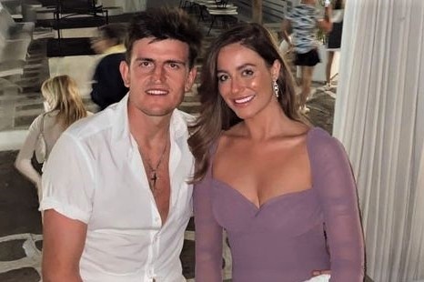 Tuyen Anh cam cua WAGs tai Euro hinh anh