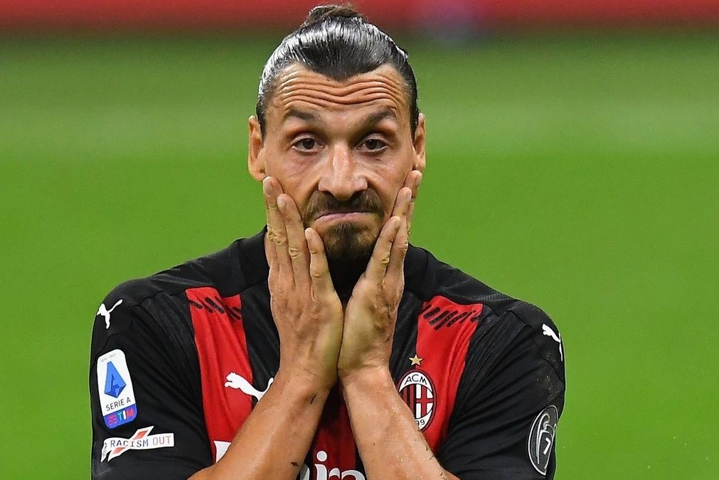 Ibrahimovic nhan an phat tu UEFA vi lien quan ca cuoc hinh anh