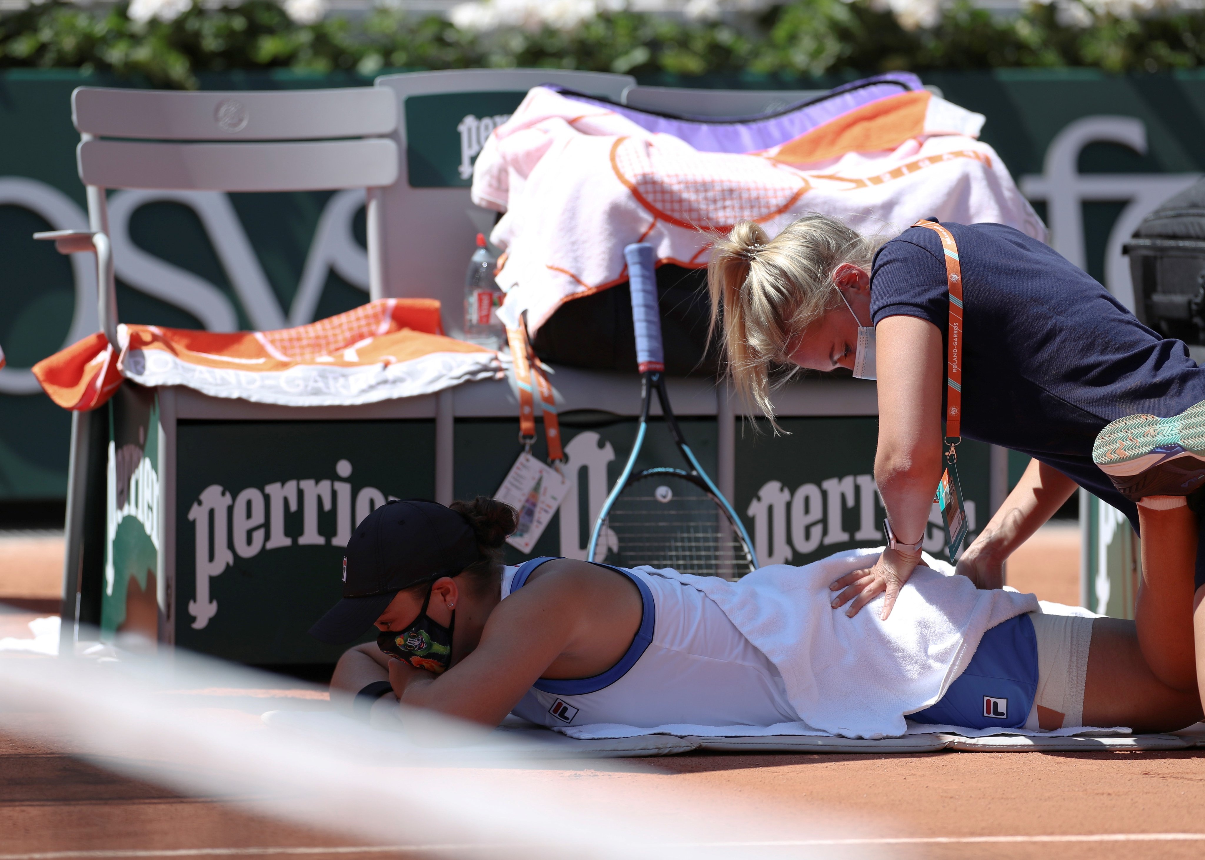 Barty bo cuoc Roland Garros anh 1