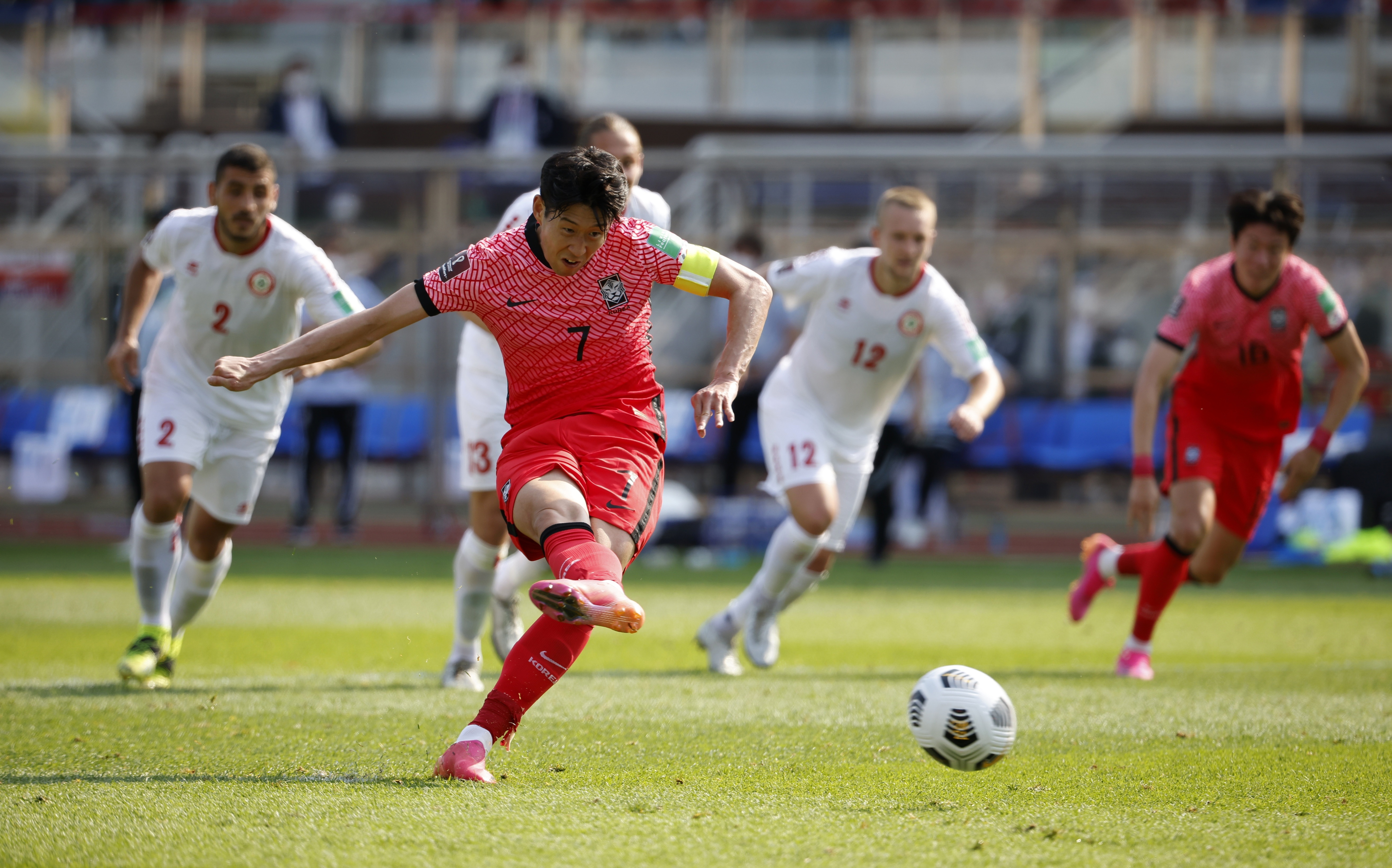 Son Heung-min ghi ban anh 7