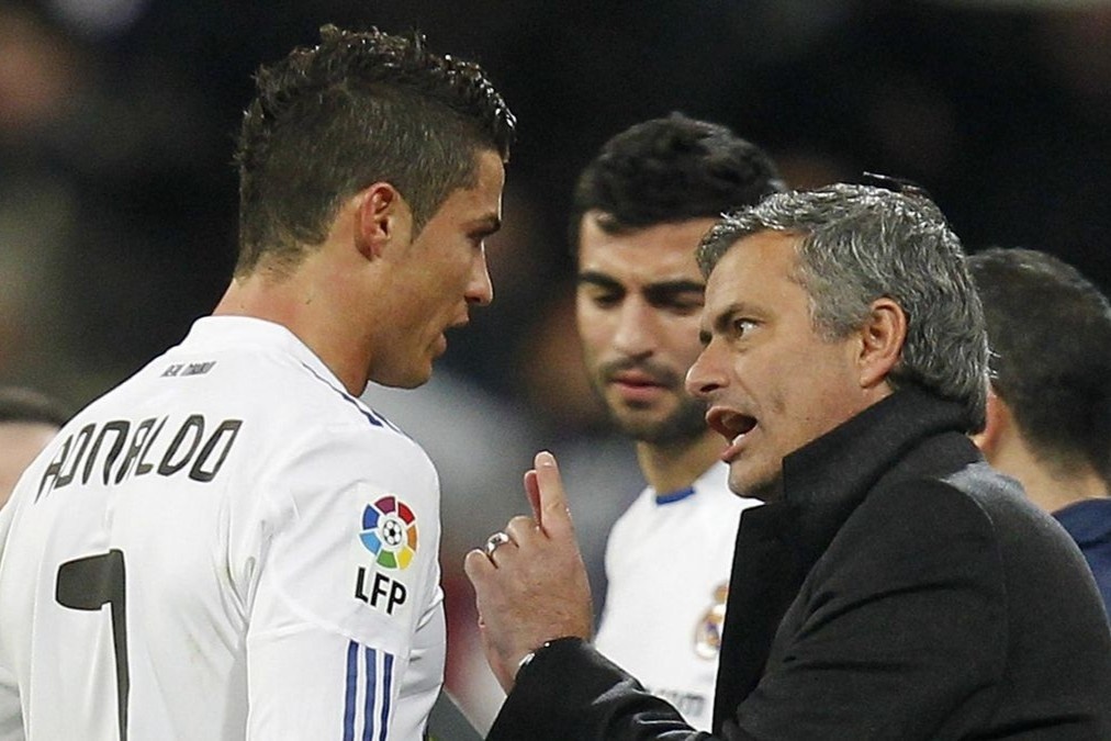 Mourinho: ‘Neu da trung ve, toi se danh Ronaldo’ hinh anh