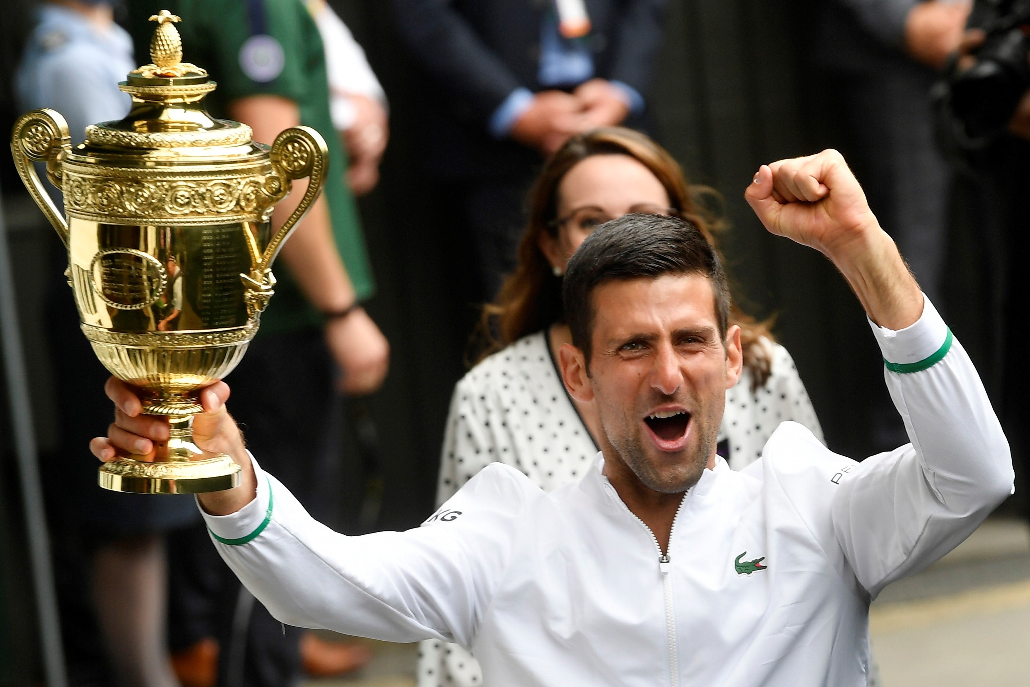 Djokovic can bang ky luc vi dai cua Nadal va Federer hinh anh