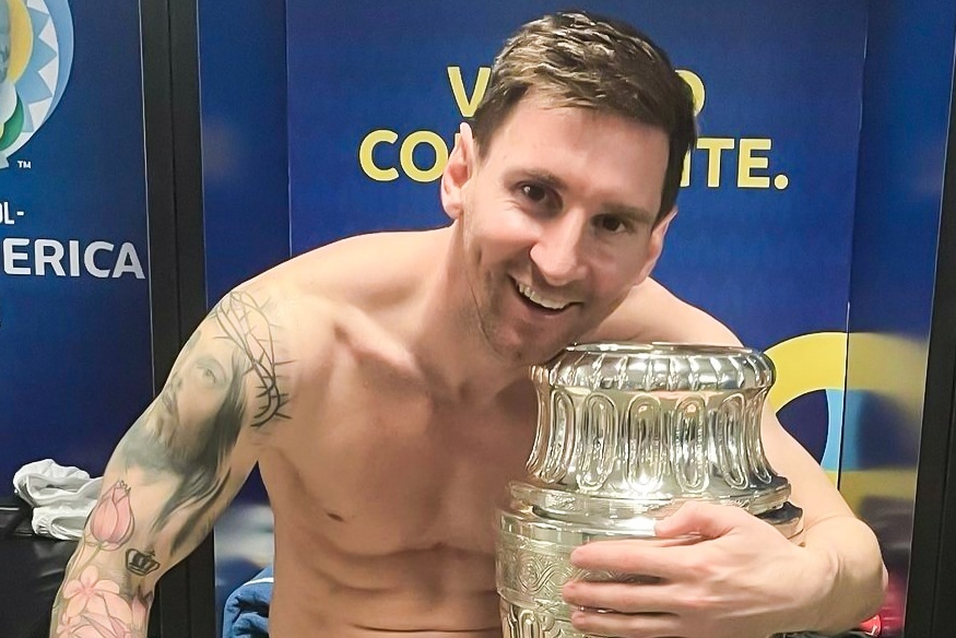 Messi bi vay kin trong ky nghi o My hinh anh