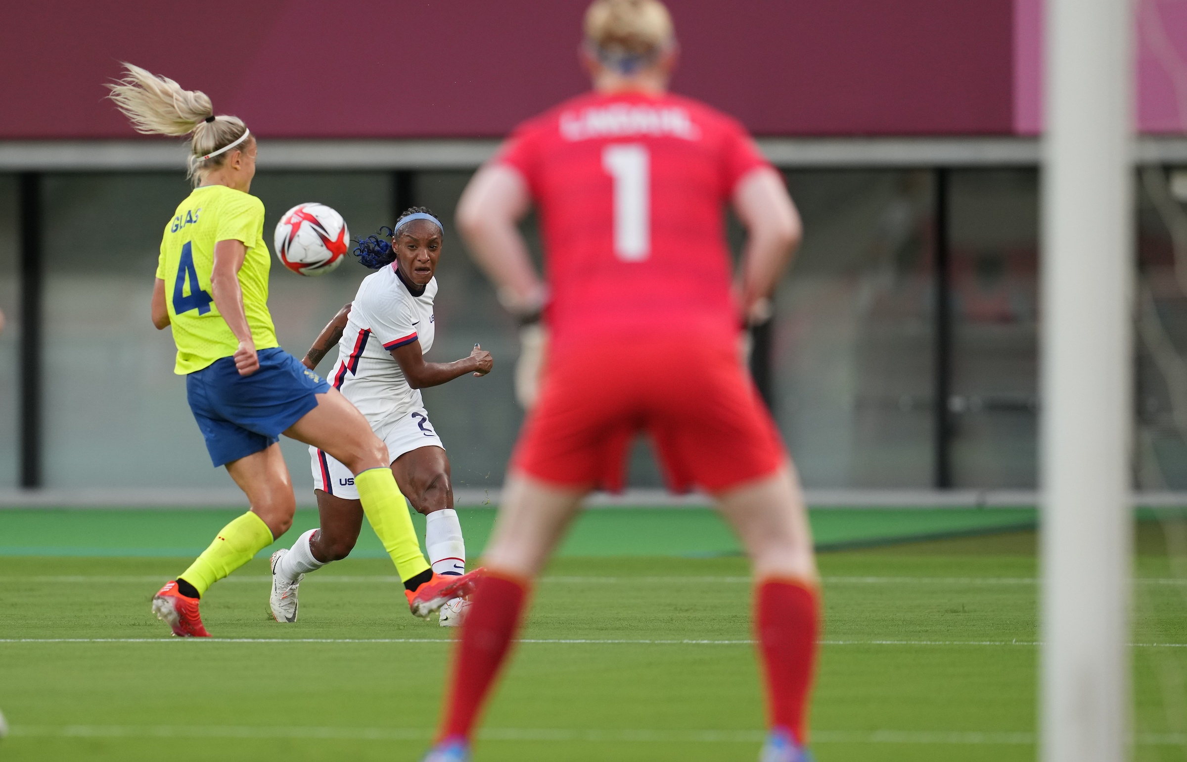 My thua Thuy Dien anh 4