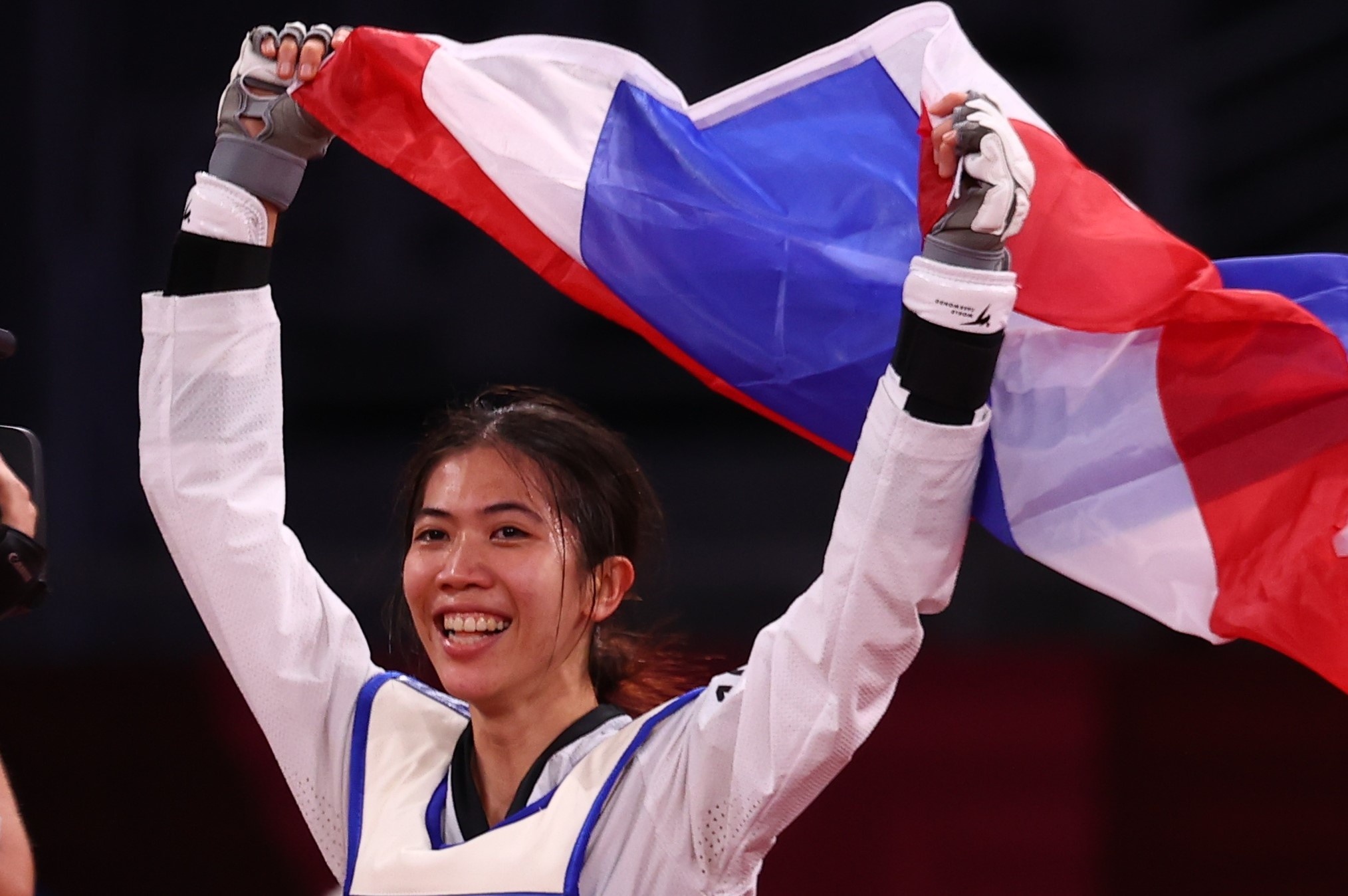 Thai Lan gianh HCV dau tien tai Olympic Tokyo hinh anh