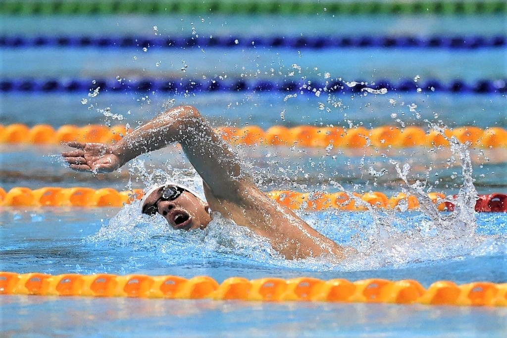 Huy Hoang dung thu 12 o vong loai 1.500 m hinh anh